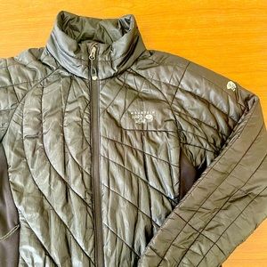 Women’s Mountain Hardwear medium insulating jacket- synthetic down and fleece